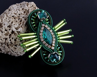 Green crystal art deco soutache jewellery ring, big statement crystal ring for women, emerald green stone ring, light green nature gift ring