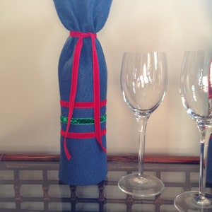 Bottle Gift Bag. Wine bottle gift bag. Decorative color. Christmas. Holiday.