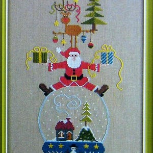 Roll On Christmas counted cross stitch chart.  Vivement Noel.