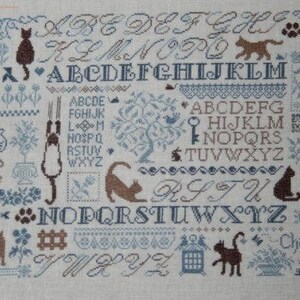 Cats Sampler counted cross stitch chart to work in 8 colours or monochrome. image 9