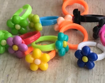 Flower Power Ring Spring Garden Daisy Nature Cottage Core Hawaiian Luau Hippie Birthday Party Favor Gift Bag Kid Child BFF Cute Adjustable