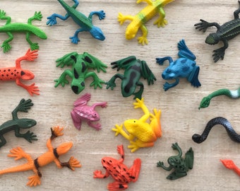 Frog Snake Lizard Hair Clip Reptile Amphibian Creepy Crawly Fun Halloween Medusa Goth Costume Birthday Party Nature Lover Outdoor Garden