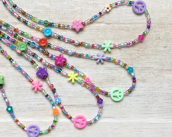 Peace Sign Necklace Choker Happy Pearl Flower Power Retro Y2K 90s Boho Hippie Seed Beads Party Favor Kid Preteen Teen Adult Kawaii BFF Gift