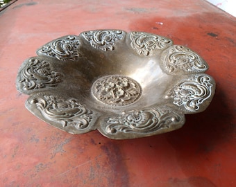 Exquisit handmade brass dish, etched dish, engraved dish, embossed dish, vanity decor, bronze dish, handmade, floral dish (kom4)