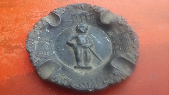 Souvenir of Belgium, Brussels, Peeing Boy, Nickel Silver Ashtray of a Boy  Peeing, Manneken Pis, Brussels Landmarks, Home Decor syr1 - Etsy UK