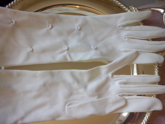 Vintage classy embroidered bridal gloves, '50s, w… - image 2