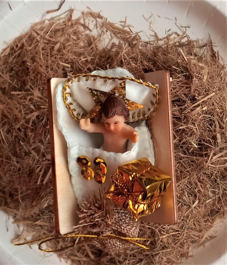 JESUS Nativity Manger Scene. Gifts of gold Real Etsy