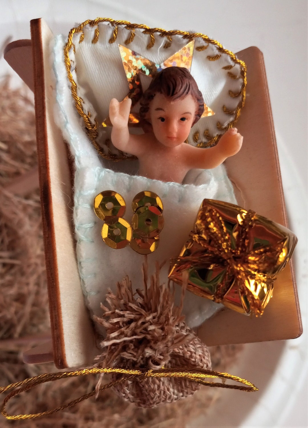 JESUS Nativity Manger Scene. Gifts of gold Real Etsy