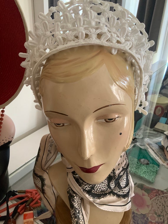 Vintage Daisy Lace Wedding Tiara
