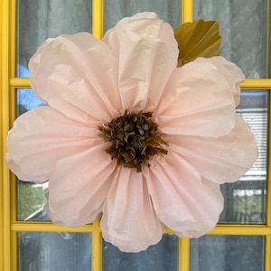 BLUSH FLOWER WITH ANTIQUE GOLD CENTER, LEAF COMES SEPARATE FROM THE FLOWER, BUT IT IS INCLUDED IN THE PURCHASE.