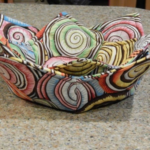 Microwaveable bowl cozy in Shell Spiral Fabric