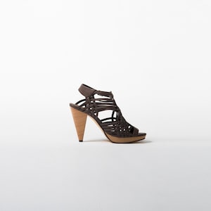 90er Gladiator Heels Vintage 1990er Jahre Braun Plateaus Y2K Peep Toe Leder High Heel Faux Holzkegelabsatz Boho Riemchen Sandalen Größe 39