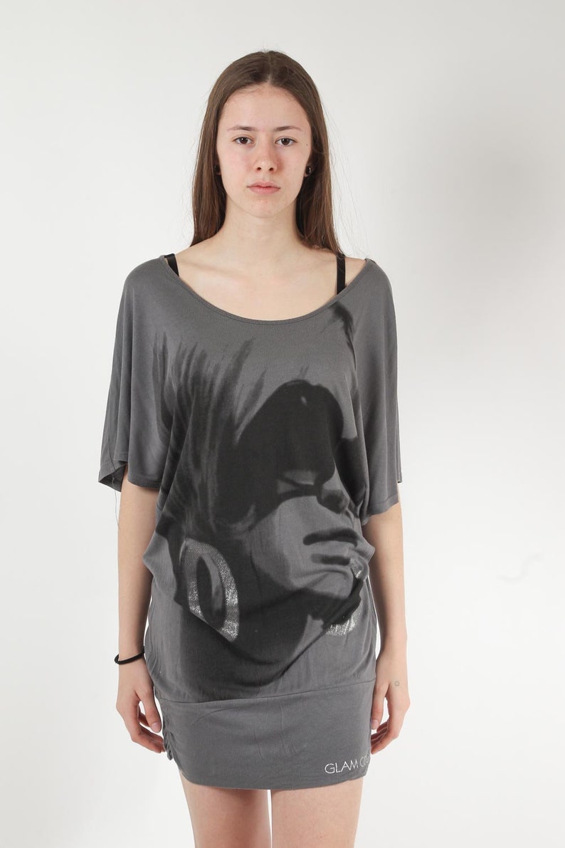 1980s FACE Print Dress Vintage 80s Grey Metallic GLAM Couture Dolman Sleeves Boho Sparkly Silver Tshirt Party Cocktail Mini Dress Medium
