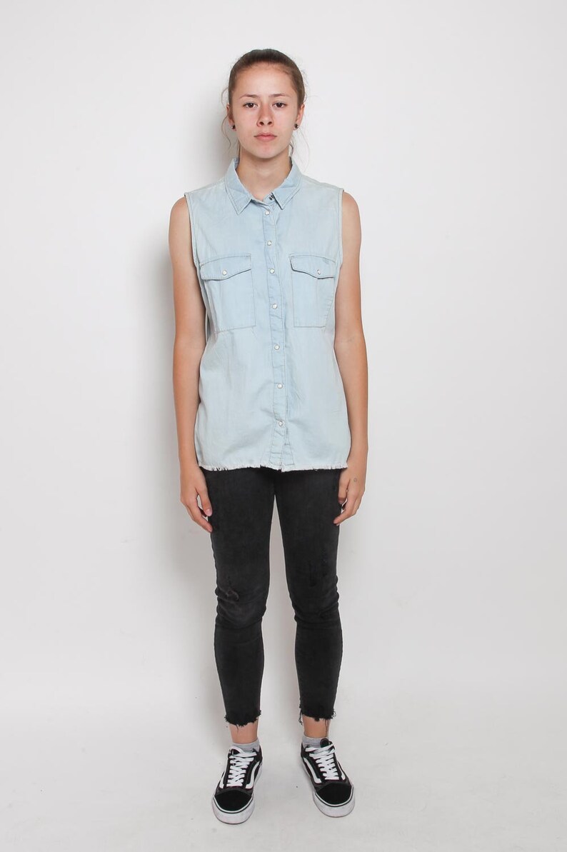1980s Denim Vest 80s Vintage Jean Shirt Blue Frayed Biker Top Jean Jacket Cotton 90s Grunge Sleeveless Hipster Button Up Top Size M L