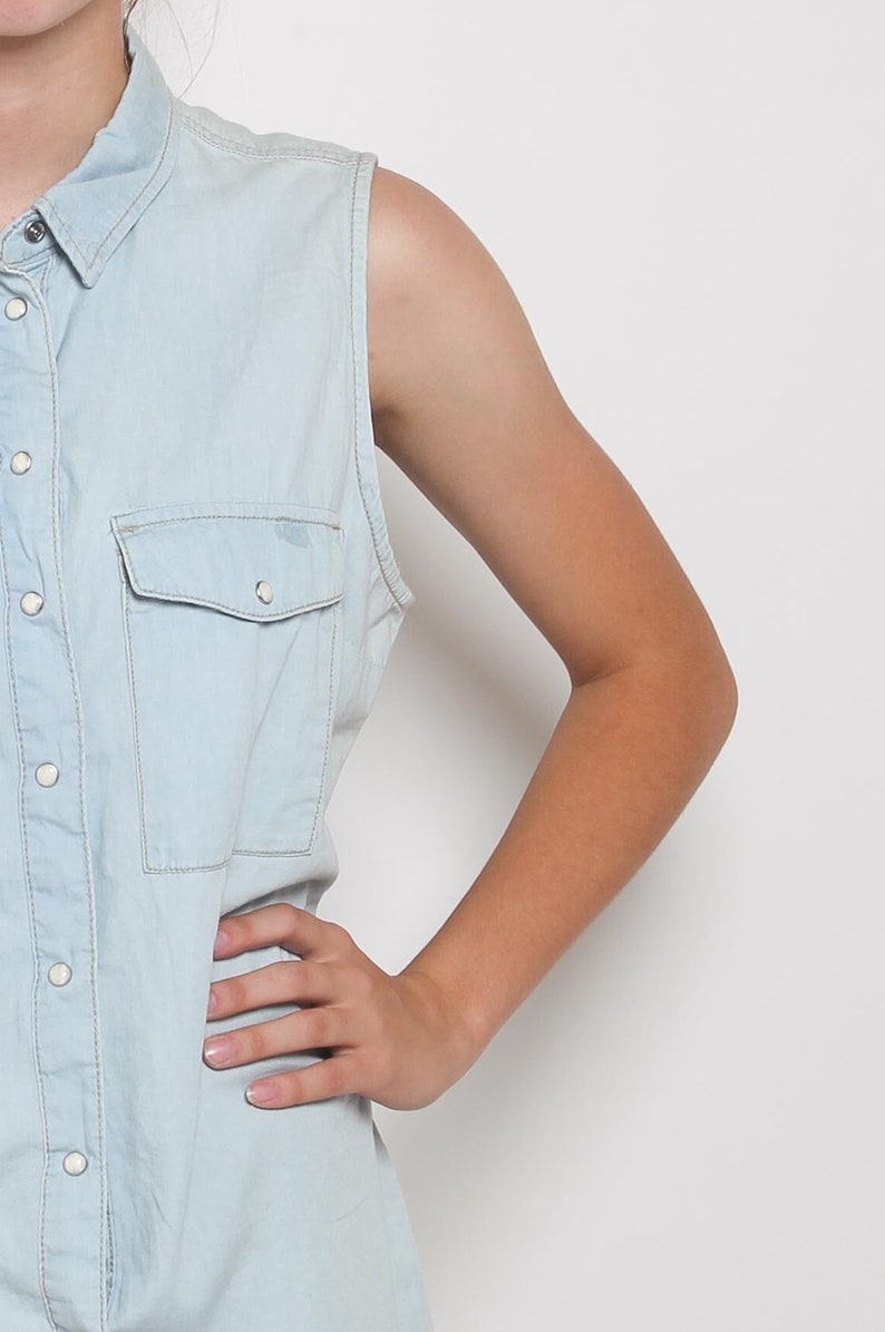 1980s Denim Vest 80s Vintage Jean Shirt Blue Frayed Biker Top Jean Jacket Cotton 90s Grunge Sleeveless Hipster Button Up Top Size M L