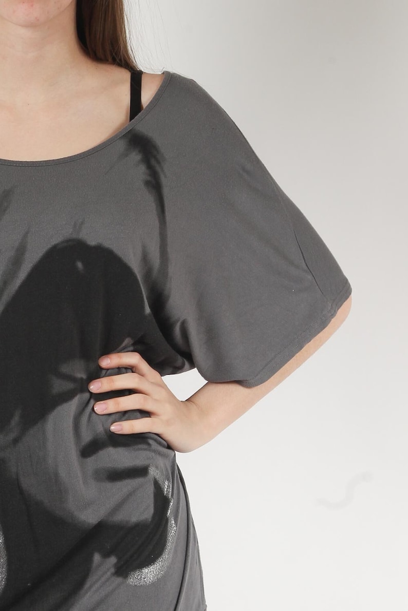 1980s FACE Print Dress Vintage 80s Grey Metallic GLAM Couture Dolman Sleeves Boho Sparkly Silver Tshirt Party Cocktail Mini Dress Medium