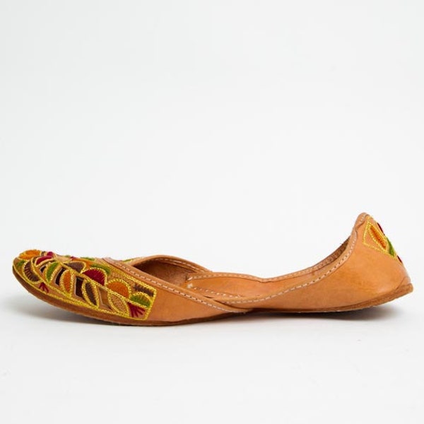 1990's Brown Flats - Vintage Gold Hand Made Leather Green Hippie Indie Embroidery Turkish Cut Out Red Ornamental Shoes Size 38,5  EU, 8 US