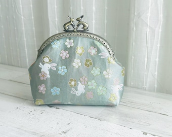 Bunny Rabbit Embroidery Coin Purse: Wallet Card Holder with Bunny Figure Kiss Clasp