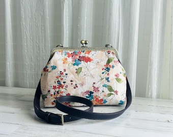 Floral Crossbody Bag: Adjustable Leather Strap Kiss Lock Closure