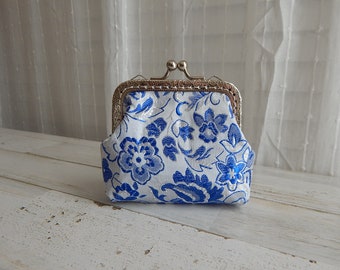 Embroidery Floral Coin Purse: White Blue Oriental Wallet with Kiss Lock