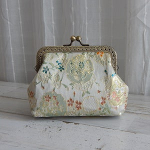 Gold Embroidery Floral Wallet Card Holder with Kiss Clasp