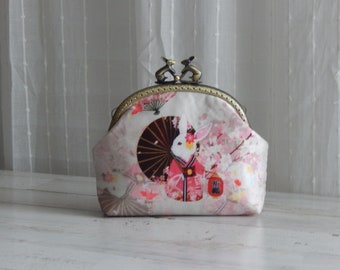 Japanese style Rabbit Bunny Wallet Card Holder Coin Purse with Bunny Figure Kiss Clasp