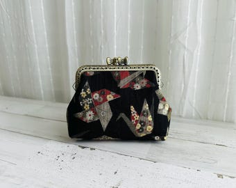 Origami Japanese Style Coin Purse: Butterfly Kiss Clasp Wallet