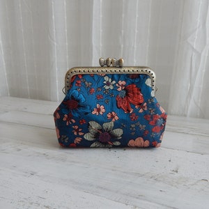 Dark Green Embroidery Silk Floral Wallet Card Holder Coin Purse with Butterfly Bow Kiss Clasp image 2