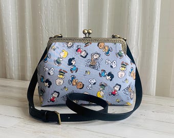 Snoopy Charlie Brown Design Medium Crossbody bag Messenger with Adjustable Leather Strap Kiss Lock