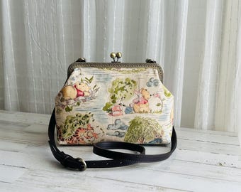 Winnie the Pooh Crossbody Bag: Kiss Clasp Purse with Adjustable Leather Strap