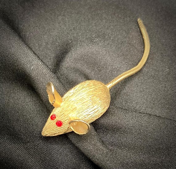 Mouse pin, Vintage mouse pin red eyes, Mouse pin move… - Gem