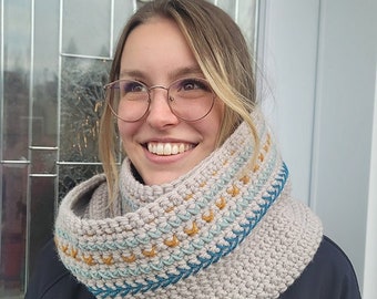 Crochet Infinity Scarf - Easy Pattern Embroidery with Aran & Super Bulky Yarn, Cozy Winter Accessory