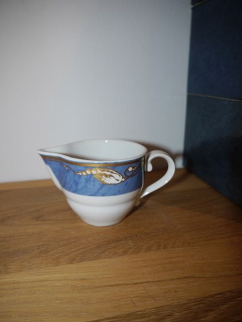 Creamer- Denmark 1990 -Unused Blue Magnolia Royal Copenhagen