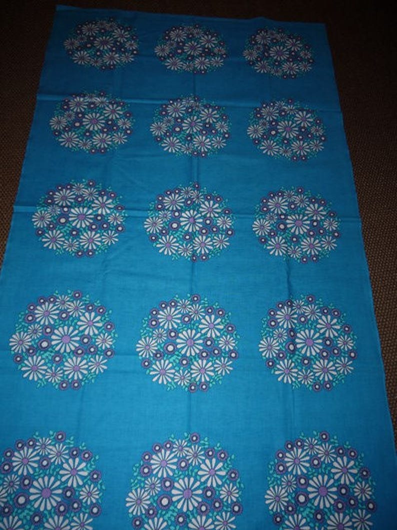 1970s Vintage Fabric Scandinavian Craft RETRO Design Colorful Flower