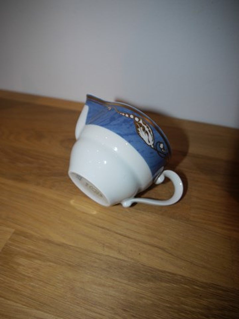 Creamer- Denmark 1990 -Unused Blue Magnolia Royal Copenhagen
