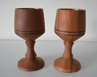 Set of 2 / Vintage wooden glass