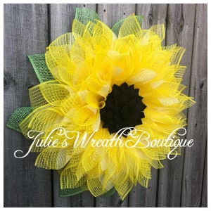 Wreath Tutorials, Flower Collection Tutorial, Video Tutorial, DIY Wreath Tutorial, Flower Wreath Tutorial, Julie's Wreath image 7