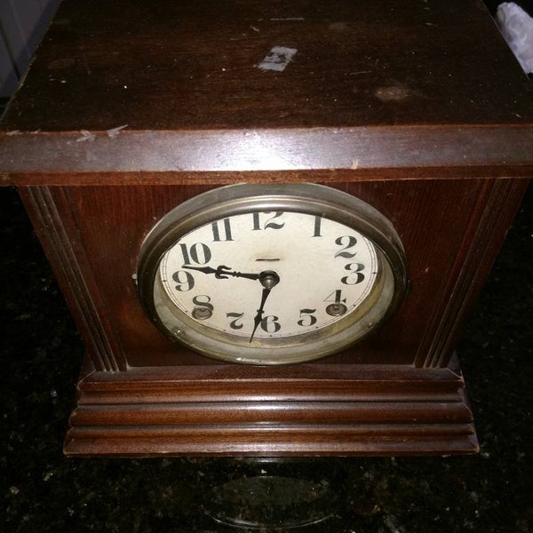 Vintage mantle clock possibly Ingraham untested without key