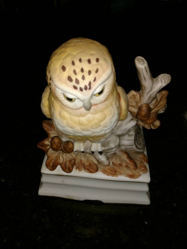 Vintage Towle Owl ceramic music box