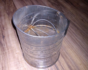 Vintage Bromwell's measuring sifter 5 cup