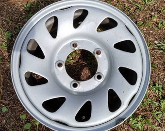 1998 Suzuki Vitara 15 in rim
