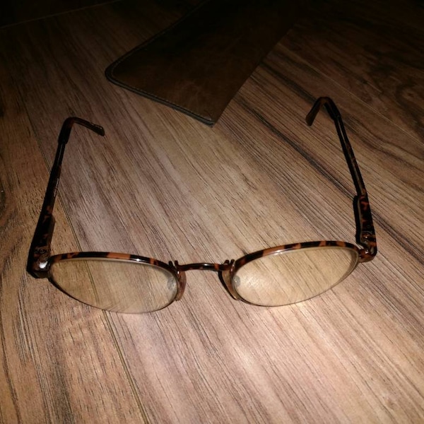 Vintage Guess designer eyeglasses Gu 250 or 251 ? Nice condition