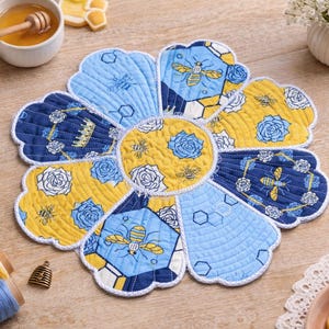 Round Bee Table Mat - Quilted and Embroidered - Reversible with beehives