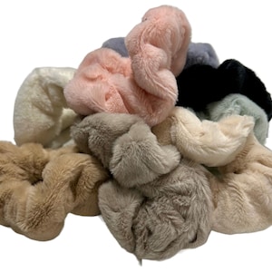 Plushy Scrunchies / 8 Colors Velvet Hair Tie Accessories