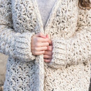 Haakpatroon // Drop Shoulder Oversized getextureerde Boyfriend Classic Sweater // Coastal Fog Chunky Cardigan Pattern PDF afbeelding 3