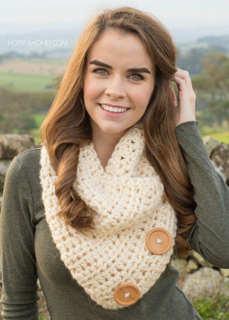 CROCHET PATTERN Basic Chunky Button Scarf image 2