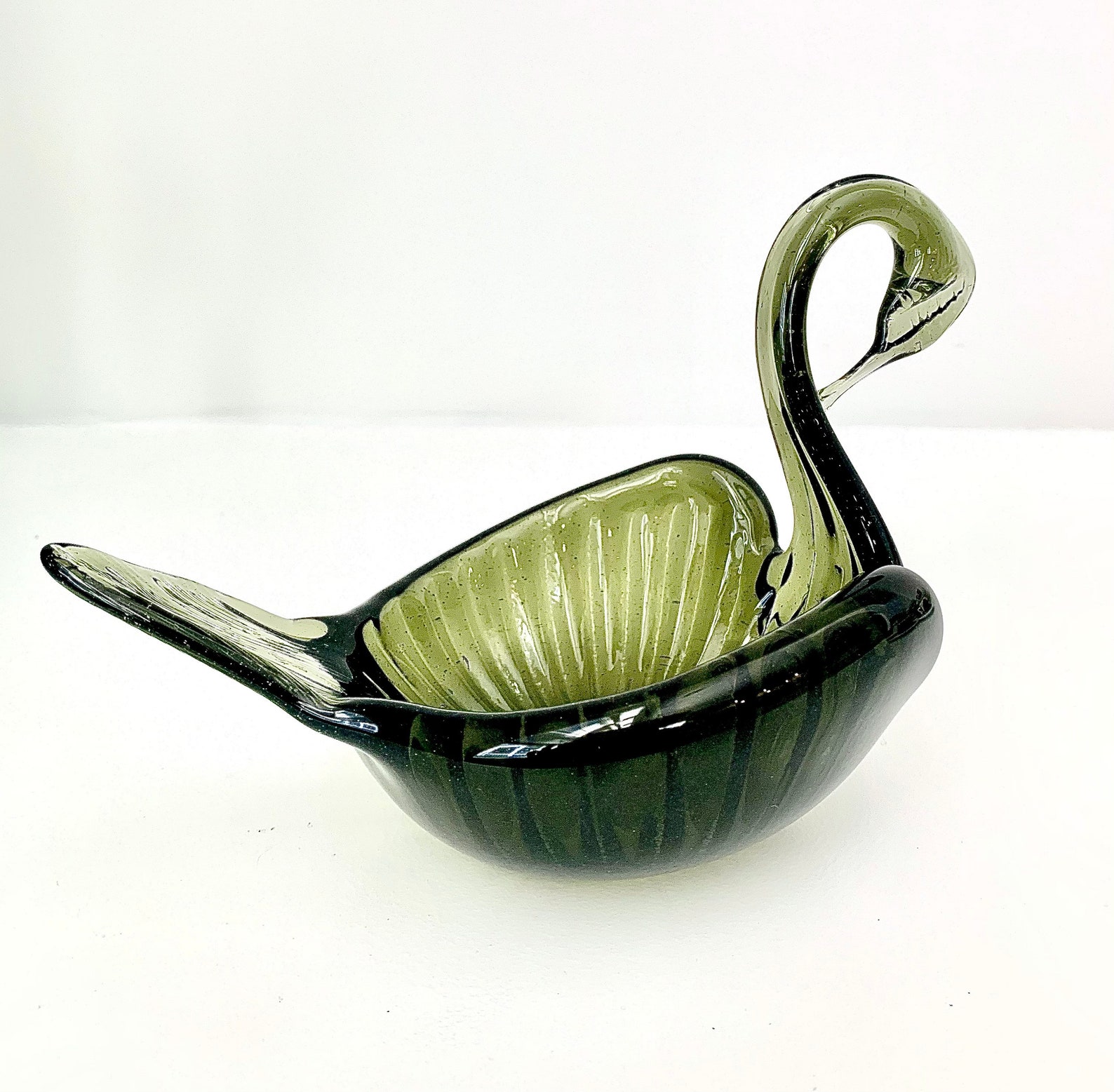 Elegant vintage Sage green pulled glass swan bowl/ trinket Etsy