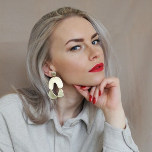Elise earrings image 3