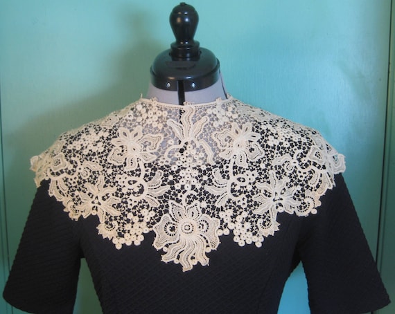 Victorian Wide Lace Collar, Vintage