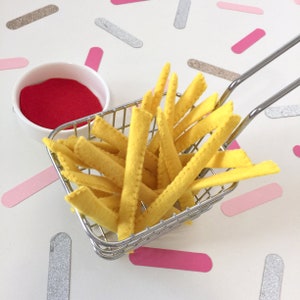 Felt Food, Fries and Sauce, Potato Fries, French Fries, Skinny Fries, Tomato Sauce, Ketchup, Pretend Play Food, Play Kitchen image 1